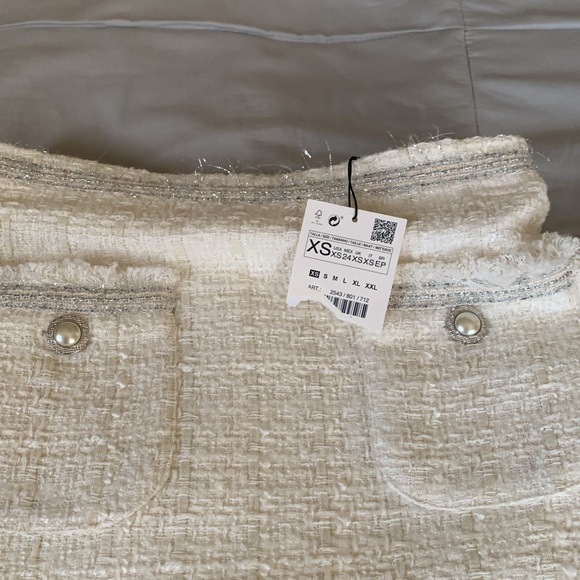 Zara new with tags white and silver mini skirt - Picture 3 of 3